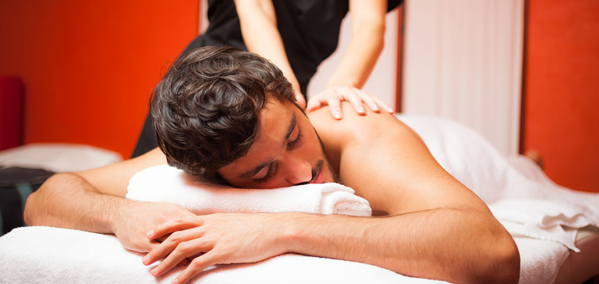 https://houstonmedicalmassage.com/wp-content/uploads/2020/02/massage-houston-4.jpg